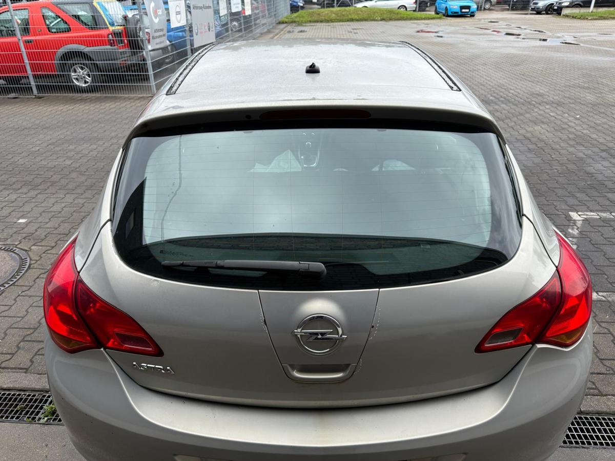 Opel Astra J original Heckklappe mit Scheibe Z167 Pannacotta Rohbau Fließheck BJ09